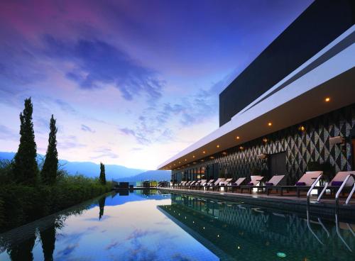 G Hotel Kelawai - Tap to explore photos