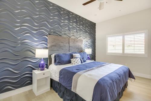 Central Tucson Condo with Community Pool and Hot Tub! near สวนฟันทาสติก แฟมิลี ฟัน