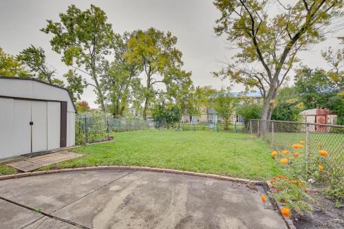 Fenced Backyard Family Getaway in Des Plaines! in Des Plaines, USA