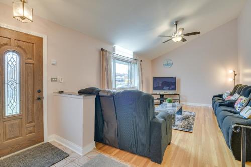 Fenced Backyard Family Getaway in Des Plaines! in Des Plaines, USA