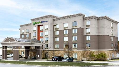 Holiday Inn Express Kingston Central, an IHG Hotel