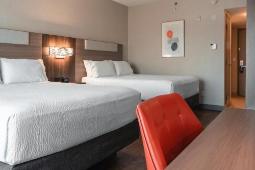 Holiday Inn Express Kingston Central, an IHG Hotel