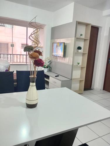 Apartamento 5 min da praia do aracagir prox ao shopping da ilha,shopping rio anil,faculdade ,hospitais,lanchonetes e restaurantes,e possui nternet disponível