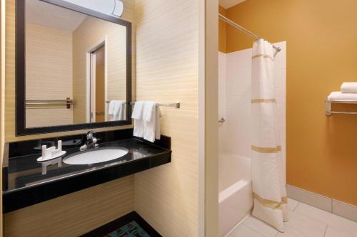 Fairfield Inn & Suites Austin University Area - image 7