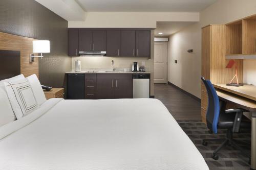 1 queen bed