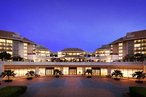 Фасада на хотела, Sanya Marriott Yalong Bay Resort & Spa in Саня