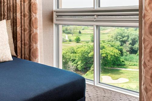 Larger Guest room, 2 Queen, Golf view, High floor