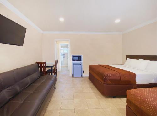 Nite Inn at Universal City - Walking Distance to Universal Studios Hollywood, Los Angeles