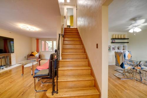 Cute Home with Patio about 7 Mi to Dtwn Pittsburgh Cute Home with Patio about 7 Mi to Dtwn Pittsburgh