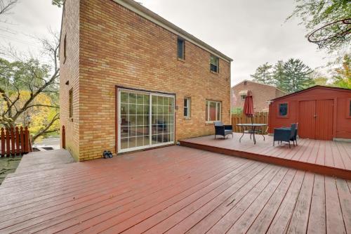 Cute Home with Patio about 7 Mi to Dtwn Pittsburgh