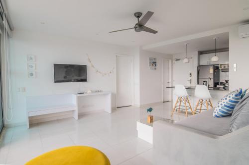 One-Bedroom Apartment image 9