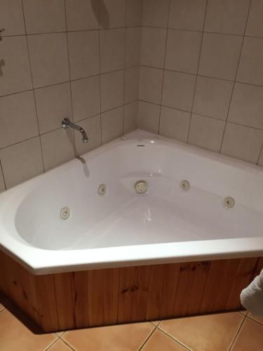 Fürdőszoba, Coonawarra Place in Coonawarra