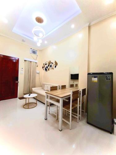 Kitchen, Lemoons Apartelle in Magugpo West