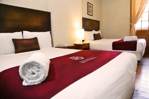 Twin Room image 3