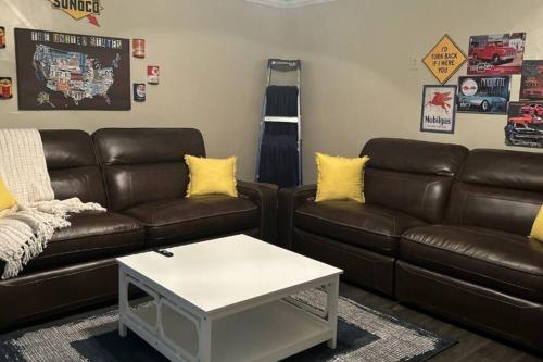 Steps Away from AT&T Stadium! Luxurious King Bed! in Arlington, USA