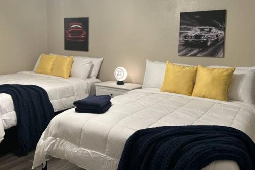 Steps Away from AT&T Stadium! Luxurious King Bed! in Arlington, USA