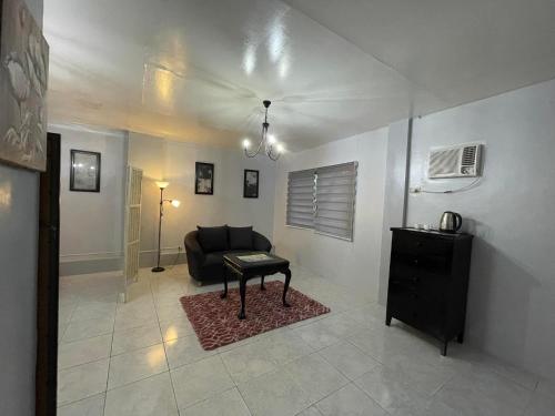 Sunbloom Beachfront Hotel and Restaurant photo 2