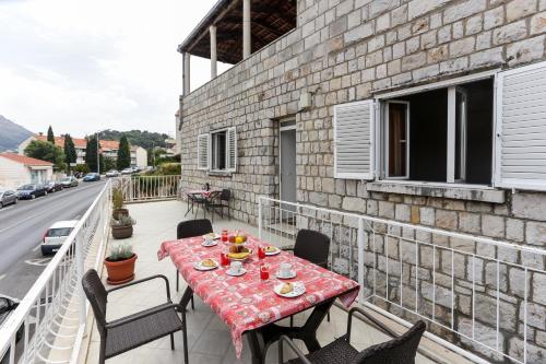 Apartments Sisic 