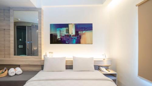 Standard Double or Twin Room image 6