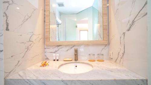 Superior Double or Twin Room image 5