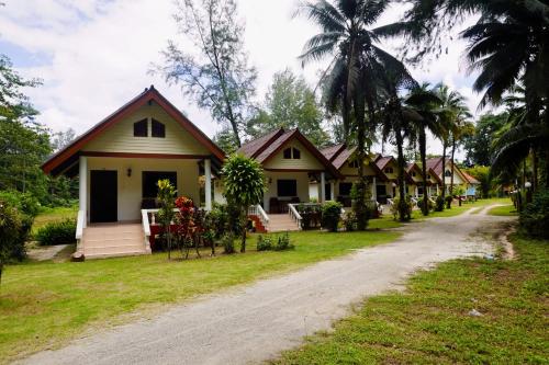 Smilebeach Resort Khaolak เขาหลัก