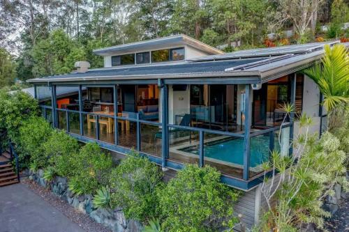 King Parrot Retreat - Luxury Entertainer's Haven for 9