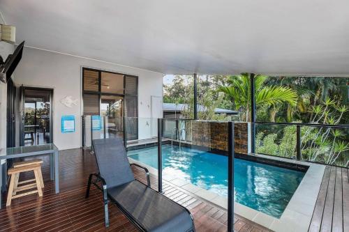 King Parrot Retreat - Luxury Entertainer's Haven for 9
