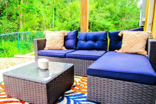 Stylish 3 Bedroom Home Private Balcony Patio