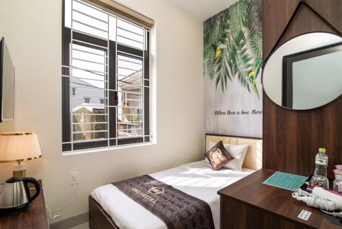 Standard Single Room image 10
