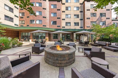 Courtyard by Marriott Boston Waltham