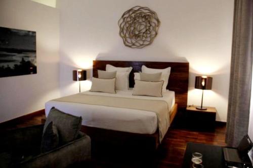1 queen bed, 1 sofa bed