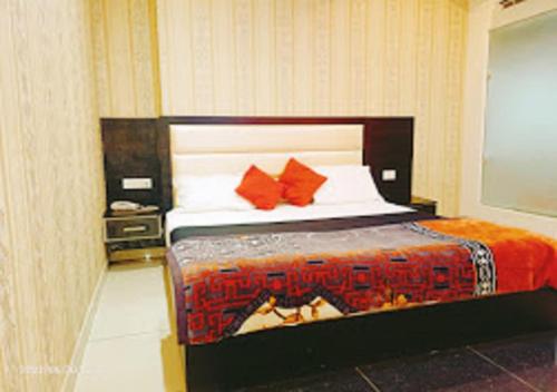 Hotel Aroma Regency Meerut