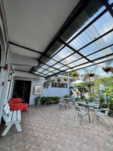 Giardino, Aladino Hostel in Dasmariñas
