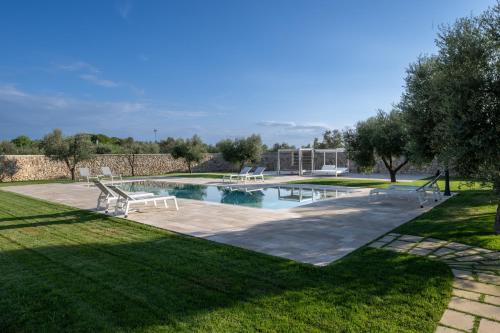 Villa piscina trullo vasca riscaldata 5 bagni m580 in Castrignano De' Greci