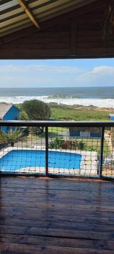Blue Space Beach Shack in Pumula