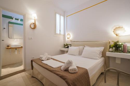 Economy Double Room image 7