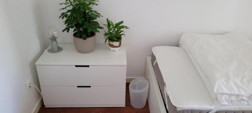 Cozy Room near Metro & Airport, Lissabon (Foto 6)