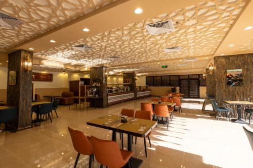 Restaurant, Zaman Homeland in Al Taif
