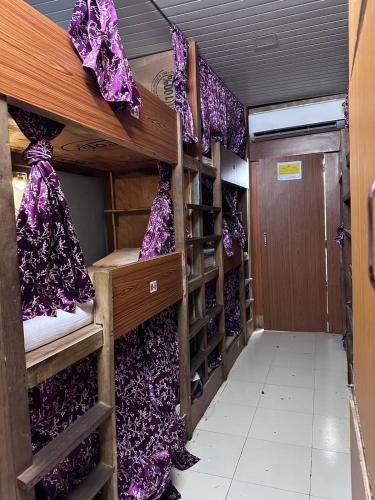 PG Mahira Dormitory – Bombay/ Mumbai, KY