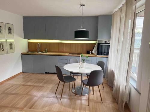 Comfy flat in city-FREE parking, Lublaň