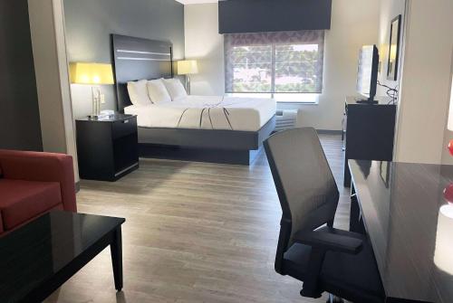 La Quinta Inn & Suites by Wyndham Tulsa Midtown in Tulsa, USA