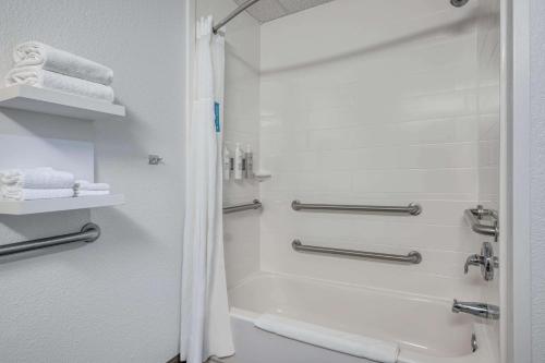 Hampton Inn Washington Court House - image 2