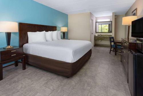 Travelers Inn - Kingsland