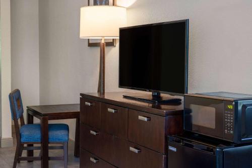 Travelodge by Wyndham Kingsland GA - image 11
