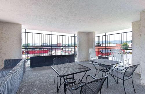 Americana Inn & Suites Pigeon Forge - image 10