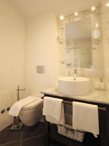 Deluxe Double Room (2 Adults) image 4