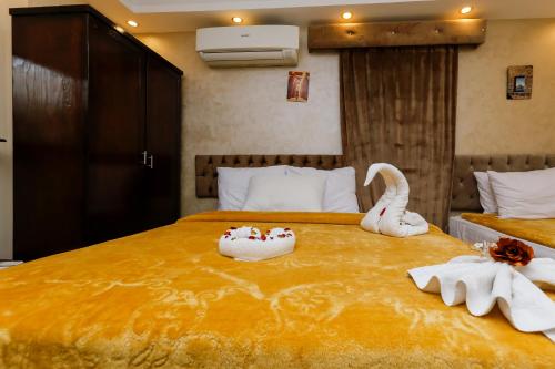 Venus Pyramids Inn - Top Roof Access W Free Break Fast, Giza