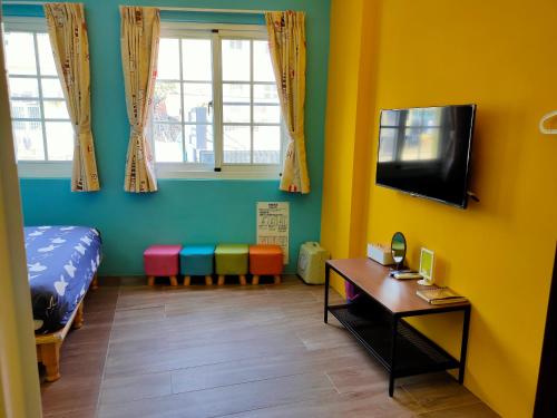 ELLIE HOUSE – Xiaoliuqiu, CA