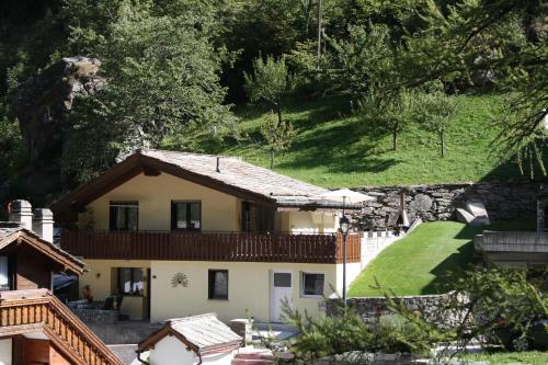  Chalet Bodenbrücke in Eisten