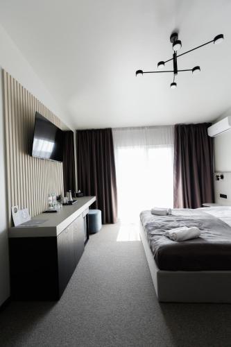 1 queen bed